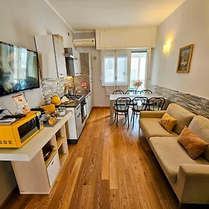 Baribello - 3 Bedrooms 3 Bathrooms - Station Apartament